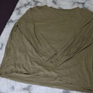 lululemon athletica Olive Long Sleeve Tee